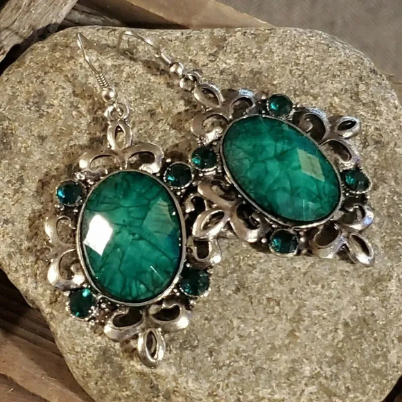 Vintage 90s Lacy Fancy Green Antique Silver Acrylic Crystal Dangle Earrings FLAW - Picture 6 of 7